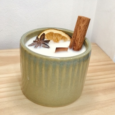 Vela artesanal Perfumada em taça cerâmica
