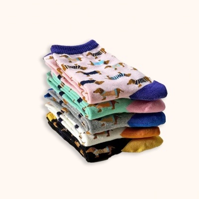 Meias Femininas com Padrão de Cães Fofos