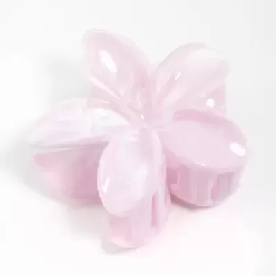 Prendedor de cabelo rosa translúcido em forma de flor