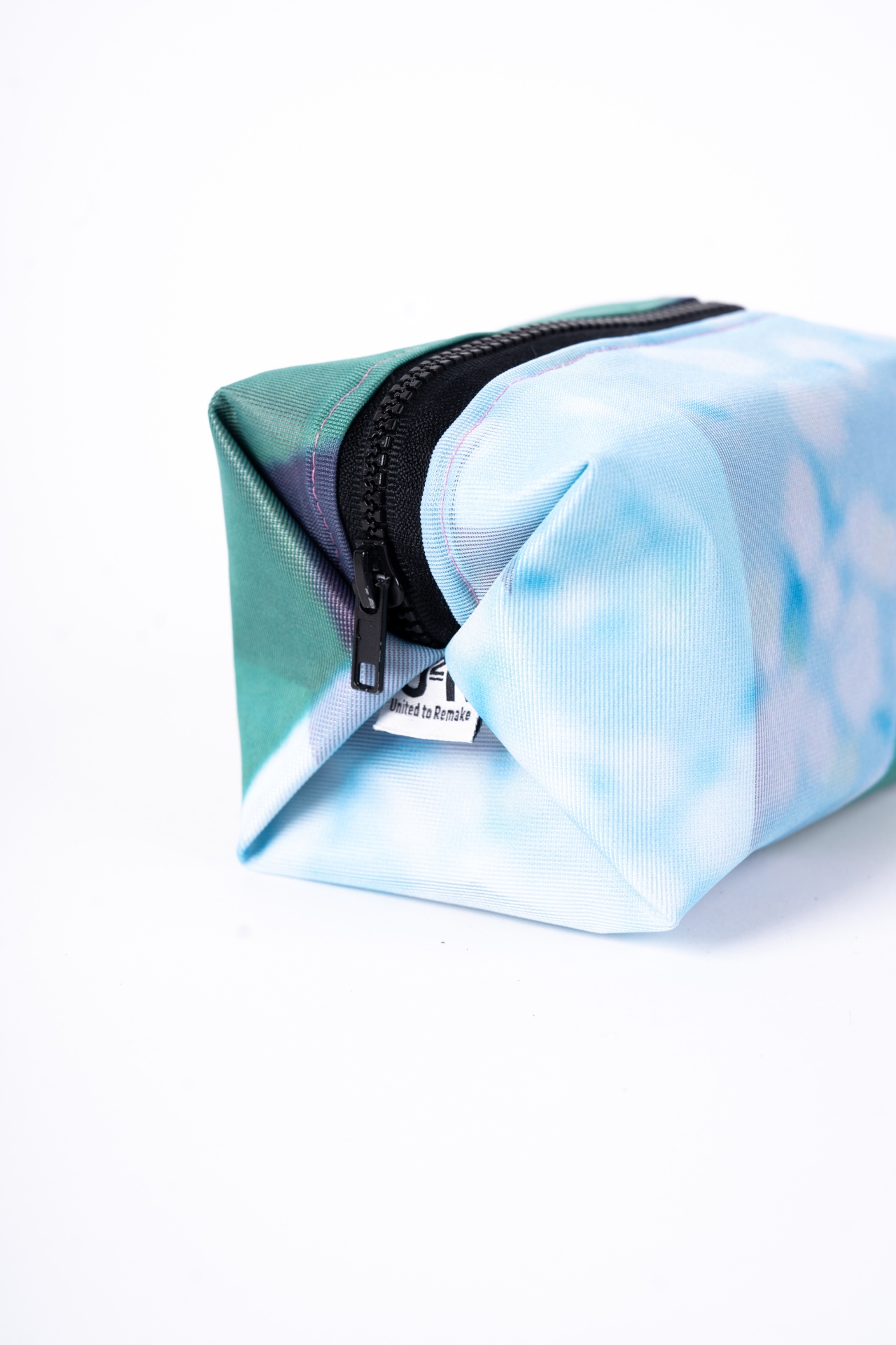 Nécessaire Nécessaire