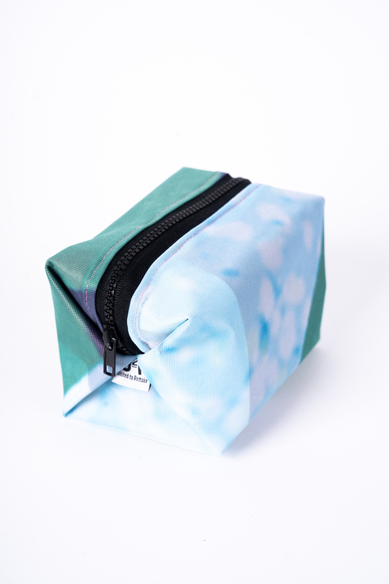 Nécessaire Nécessaire