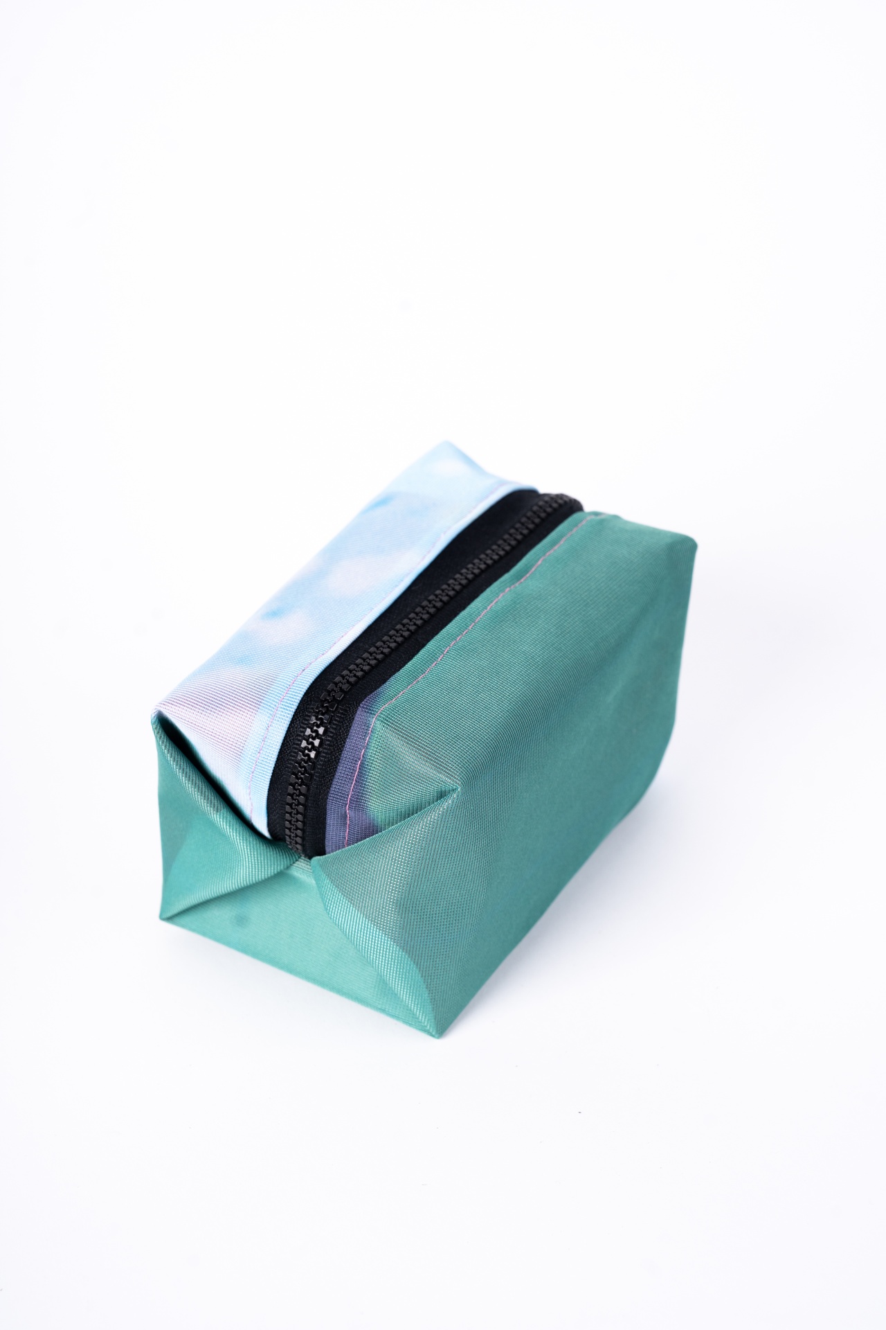 Nécessaire Nécessaire