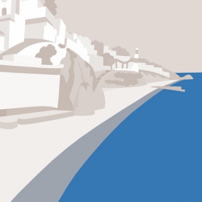 Paisagem costeira estilizada com edifícios, falésias, farol e mar azul.