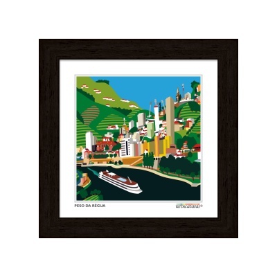 quadro com arte urbana colorida de cidade junto ao rio e barco no quadro