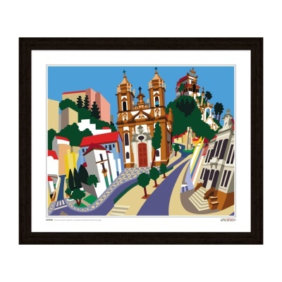 Ilustração colorida de cidade com igreja e casas em moldura de madeira escura