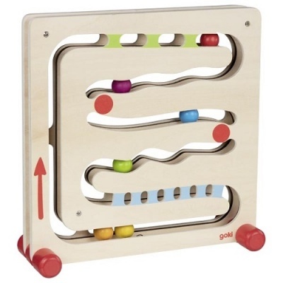 Brinquedo educativo de madeira com bolas coloridas em trilhos