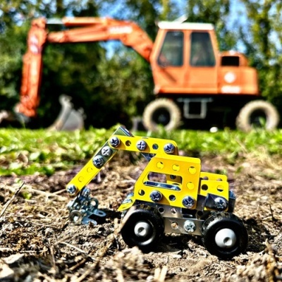 Mini Ecavadora Eitech