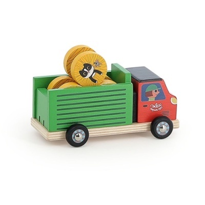 Carrinha de madeira decorativa com rodas e ilustração de motorista