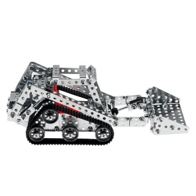 Modelo de bulldozer metálico prateado com rodas e pistas pretas