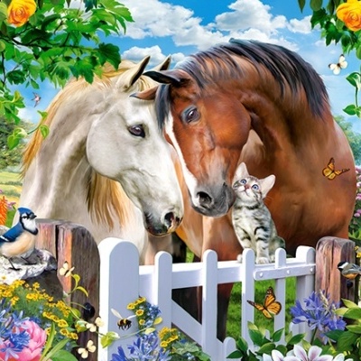 Dois cavalos e um gatinho rodeados por flores, borboletas e um pássaro num cenário ao ar livre.
