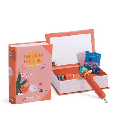 Conjunto infantil Les Jolies Chansons com caixa em forma de livro, microfone e cartões coloridos