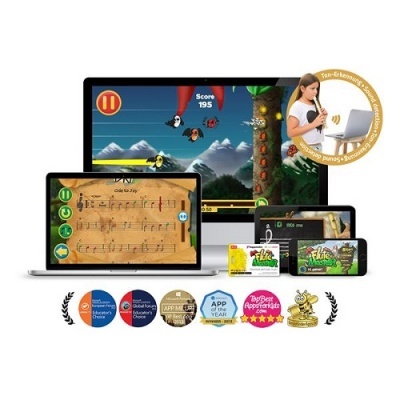 Conjunto de dispositivos eletrónicos a mostrar software educativo de música e jogos com prémios ao fundo