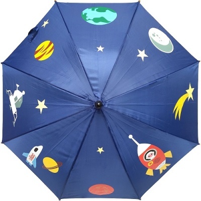 Guarda-chuva azul com desenhos de planetas, estrelas, nave espacial e astronauta