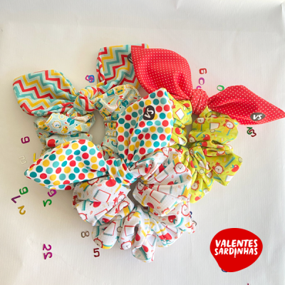 Scrunchie Laço Escola
