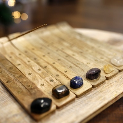 Incensário Artesanal com Quartzo Rosa