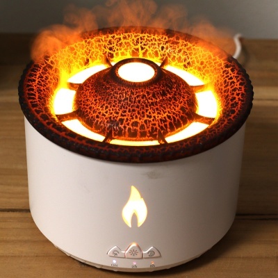 Aquecedor elétrico branco com padrão craquelado no topo e chama decorativa