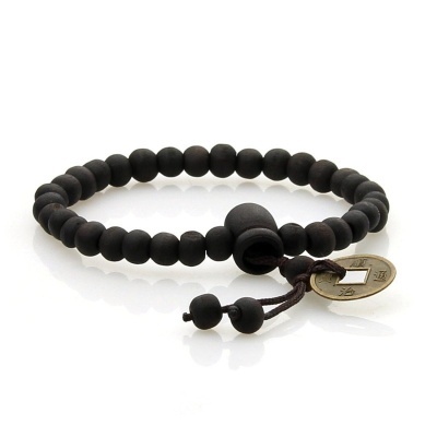 Pulseira de Madeira Com Moeda Feng Shui.