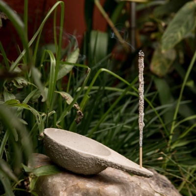 Queimador Incenso Artesanal em Cimento - Triangular