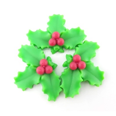 Enfeites decorativos verdes de azevinho com bagas vermelhas