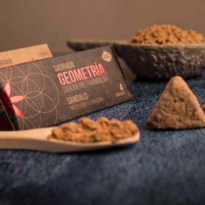 Triangular Geometria Sagrada Madre - Sândalo