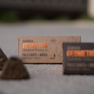 Triangular Geometria Sagrada Madre - Palo Santo & Mirra