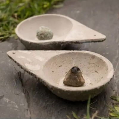 Queimador Incenso Artesanal em Cimento - Triangular