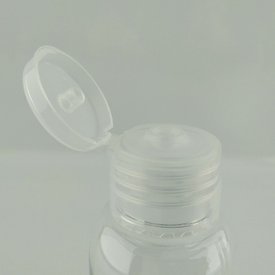 Garrafa plástica transparente com tampa de encaixe aberta