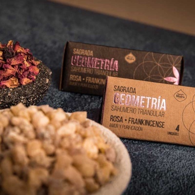 Incenso Triangular Geometria Sagrada Madre - Rosas & Frankincense