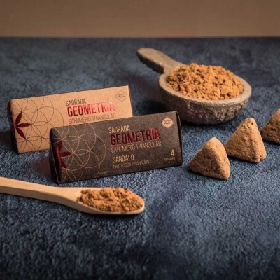 Triangular Geometria Sagrada Madre - Sândalo