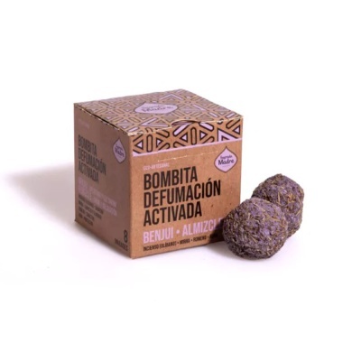 Caixa castanha com bolas roxas texturizadas ao lado