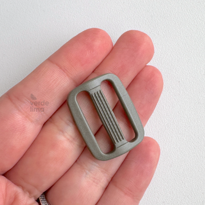 Passador de plástico