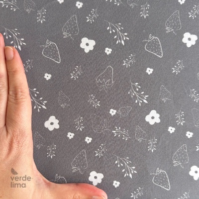 Tecido de Algodão - Bichinhos e raminhos  - Flores e moranguinhos