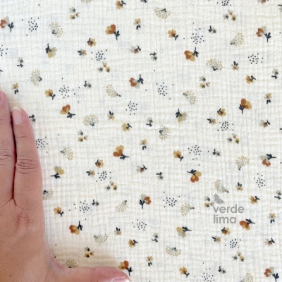 Musselina - Ouriços e florzinhas fundo bege