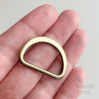 Argola meia lua premium de 25mm