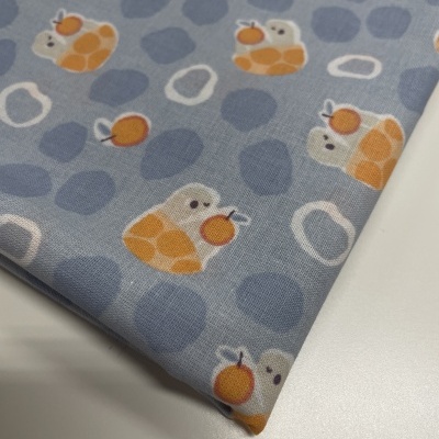 Retalho 25x150cm - Tecido de Algodão - Animal Alphabet - Tartarugas e maçãs