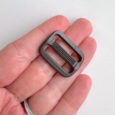 Passador de plástico