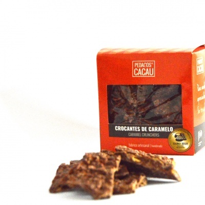 Pedaços de Cacau Crocantes de Caramelo Fabrico Artesanal Pedaços de Cacau Crocantes de Caramelo Fabrico Artesanal