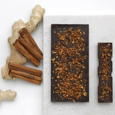 Pedaços de Cacau Chocolate Negro Gengibre e Canela Fabrico Artesanal