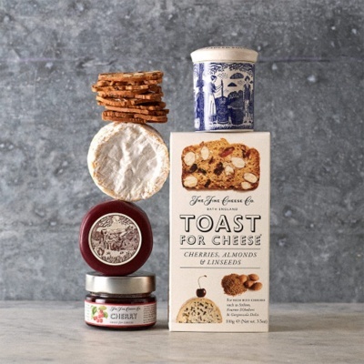 The Fine Cheese Co. Tostas com Cereja Amêndoa e Linhaça