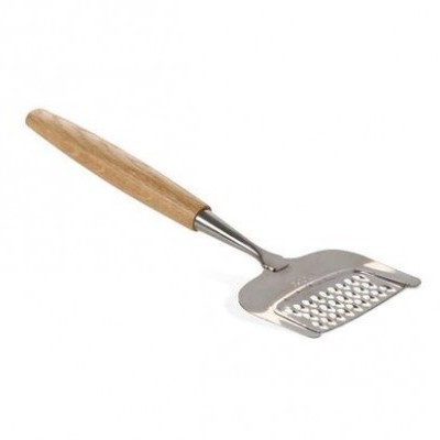 Ralador com cabo de madeira e lâmina de aço inox