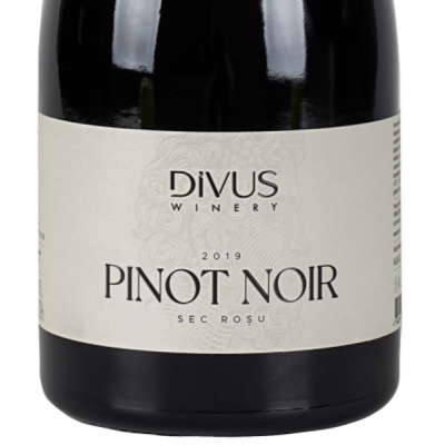 Divus Pinot Noir