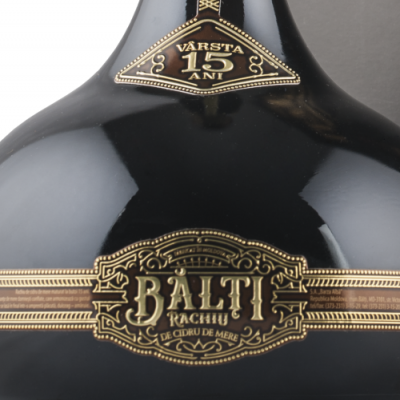 Balti 15 anos, aguardente de maça.