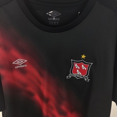 https://www.vsvintagesports.com/product/dundalk-fc-training-shirt-2020-2021-xl