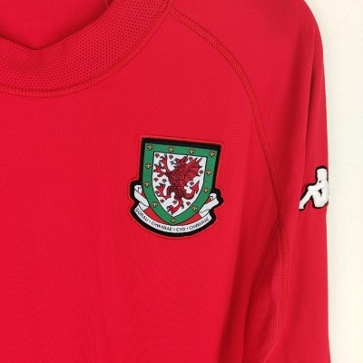 https://www.vsvintagesports.com/product/wales-home-shirt-2000-2002-xxl