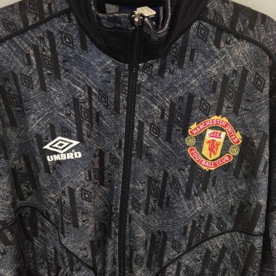 https://www.vsvintagesports.com/product/manchester-united-jacket-1992-1993-xs