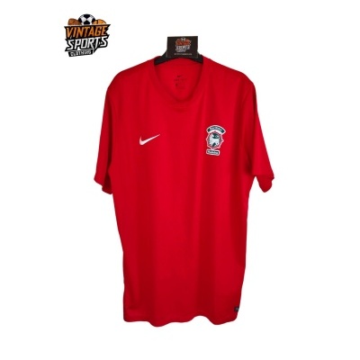 https://www.vsvintagesports.com/product/cs-maritimo-training-shirt-2021-2022-xl