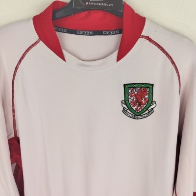 https://www.vsvintagesports.com/product/wales-away-shirt-2002-2003-xl