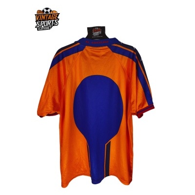 https://www.vsvintagesports.com/product/fc-barcelona-away-shirt-1996-1997-l