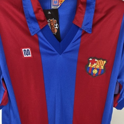 https://www.vsvintagesports.com/product/fc-barcelona-home-shirt-1981-1982-m
