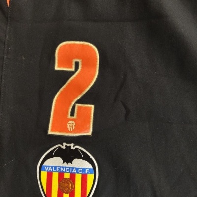 https://www.vsvintagesports.com/product/matchworn-valencia-cf-home-shorts-2005-2006-l-2-miguel